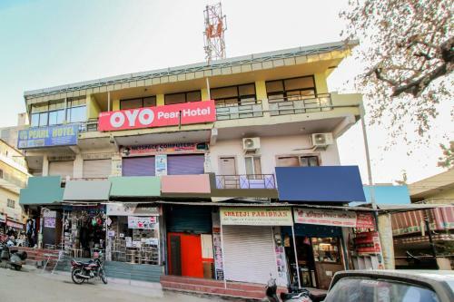 Oyo 35398 Hotel Pearl