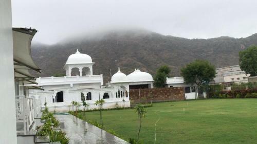 Veer Garh Farms