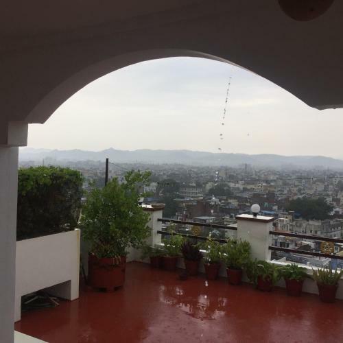 Hotel Shivam Paying Guest House,u