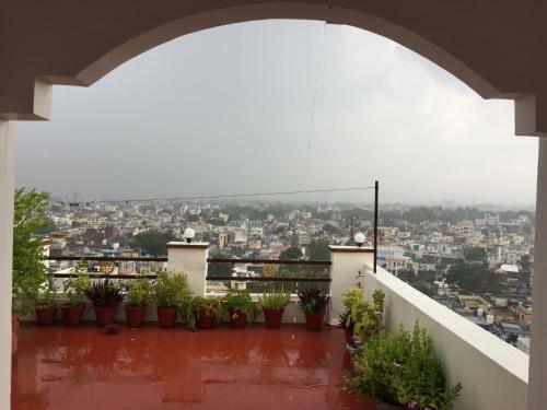 Hotel Shivam Paying Guest House,u