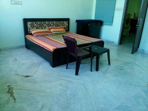 Hotel Shivam Paying Guest House,u
