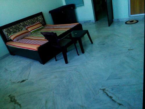 Hotel Shivam Paying Guest House,u