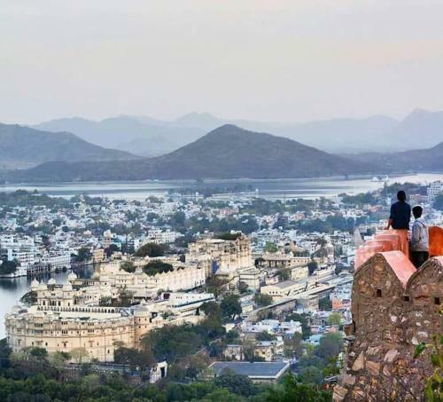 Hotel Shivam Paying Guest House,u