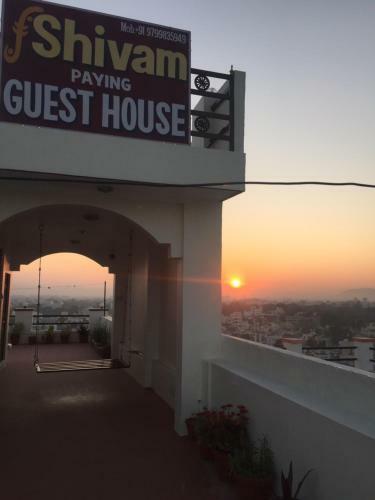 Hotel Shivam Paying Guest House,u