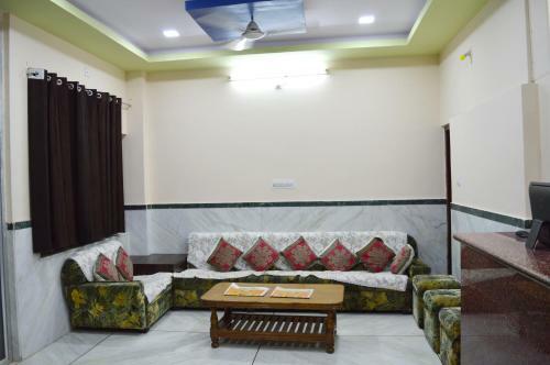 Hotel Laxmi Mahal