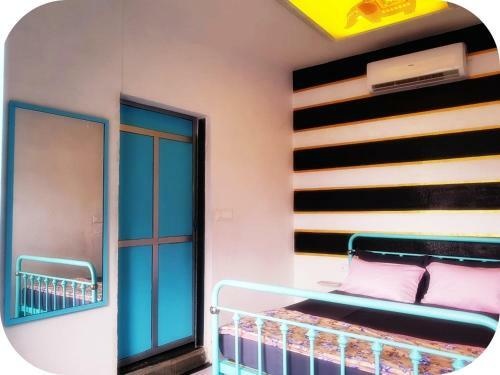 Gypsy Child Lake Hostel Udaipur