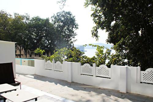 Gypsy Child Lake Hostel Udaipur