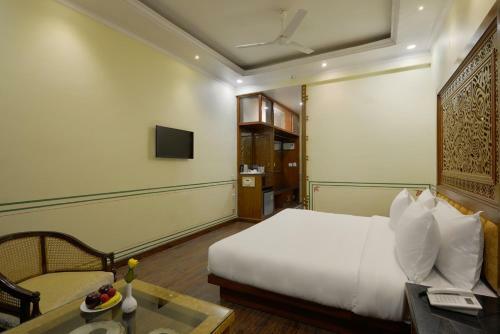 Hotel Aaram Mahal By Pachar Group