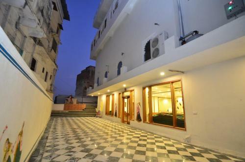Hotel Aaram Mahal By Pachar Group