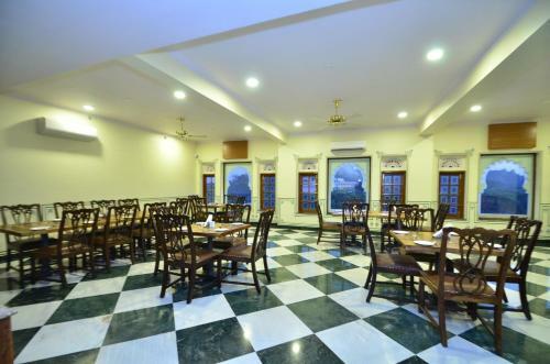 Hotel Aaram Mahal By Pachar Group