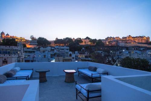 Strangers Hideaway Hostel