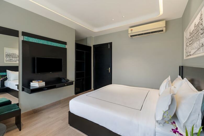 Hotel Viaan