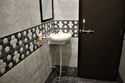 Hostal Rising Shemesh Home Stay