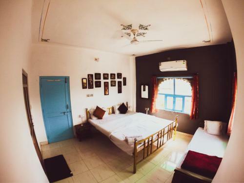 The Hostel Crawl
