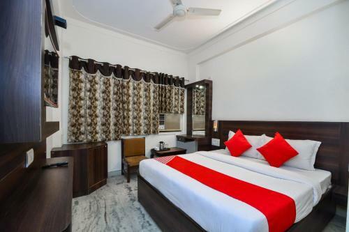 Oyo 23086 Hotel Mayur