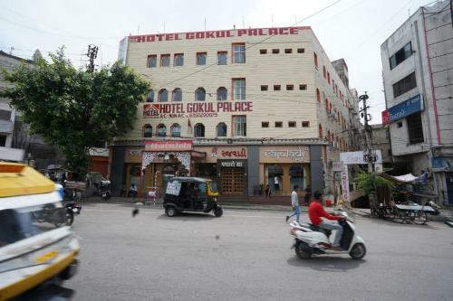 Hotel Gokul Palace