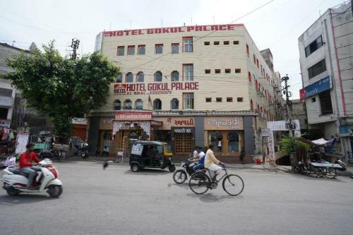 Hotel Gokul Palace