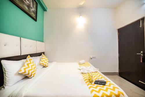 Hotel Yash Residency