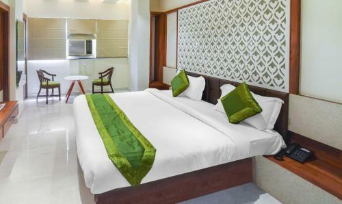Saffron Hotel