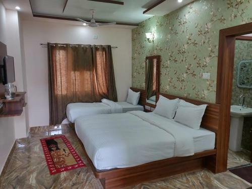 Hotel Ashiyana Palace