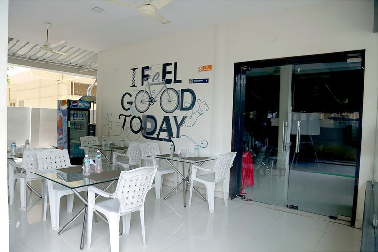 Hotel Fabexpress Essvee Mg Road Vijayawada