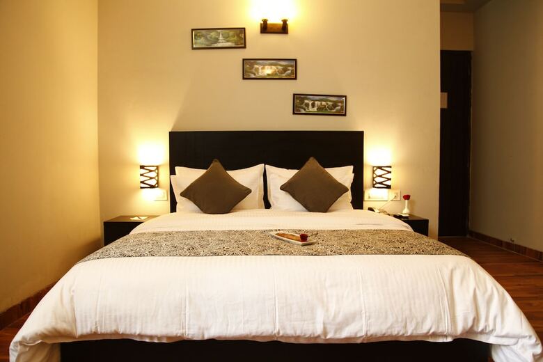 Hotel Anandam Clarks Inn Suites Vrindavan