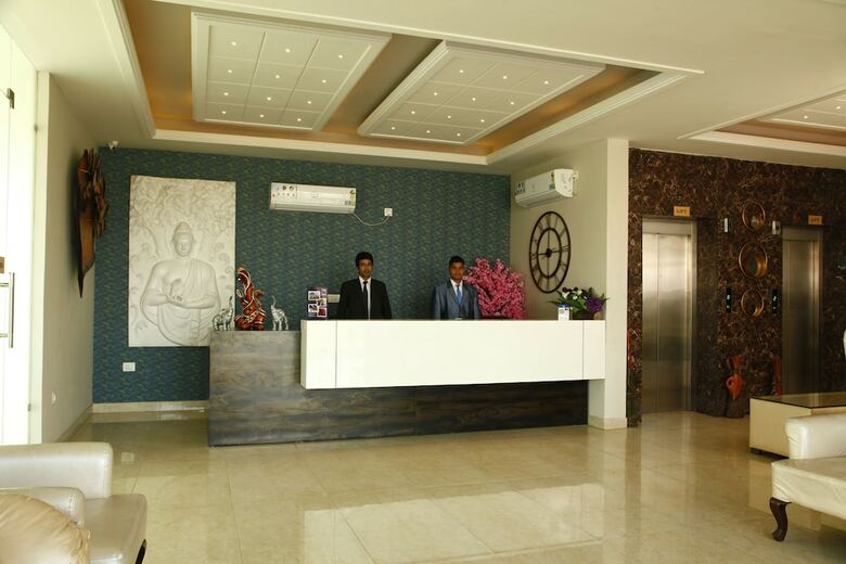 Hotel Anandam Clarks Inn Suites Vrindavan