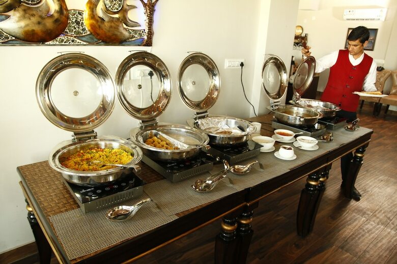Hotel Anandam Clarks Inn Suites Vrindavan