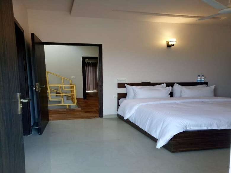 Hotel Anandam Clarks Inn Suites Vrindavan