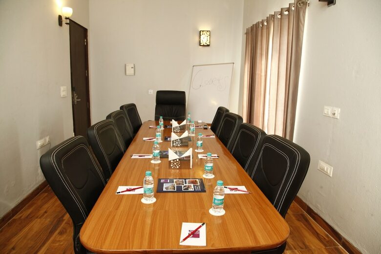 Hotel Anandam Clarks Inn Suites Vrindavan