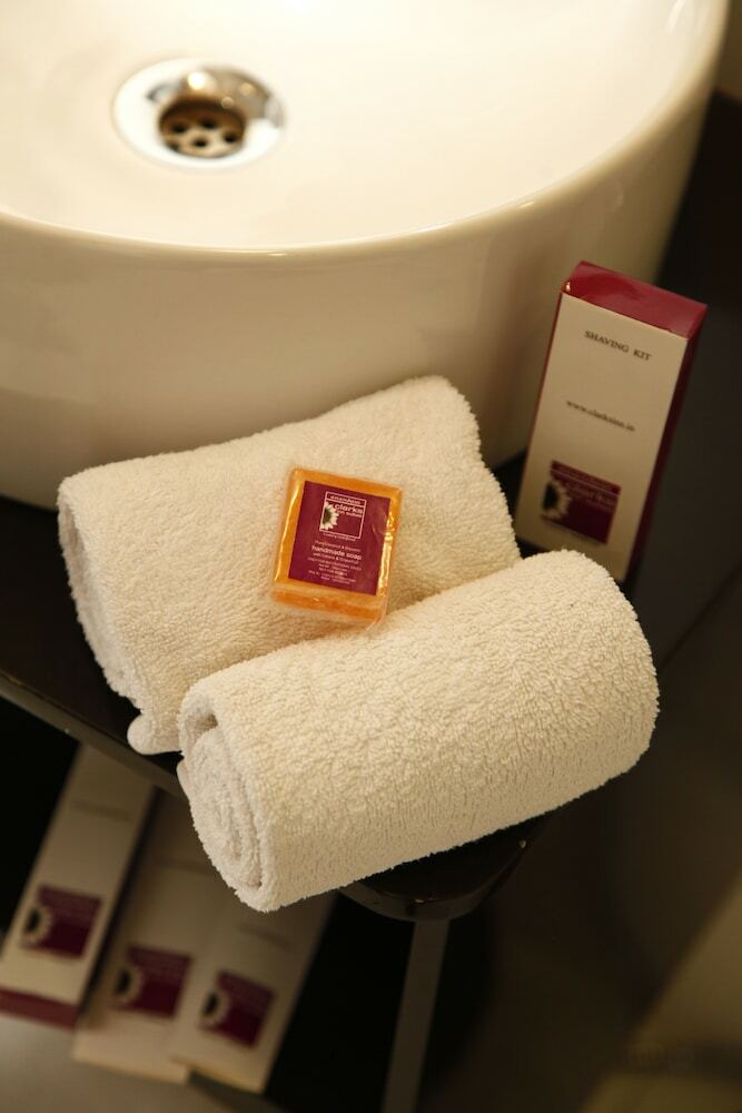 Hotel Anandam Clarks Inn Suites Vrindavan