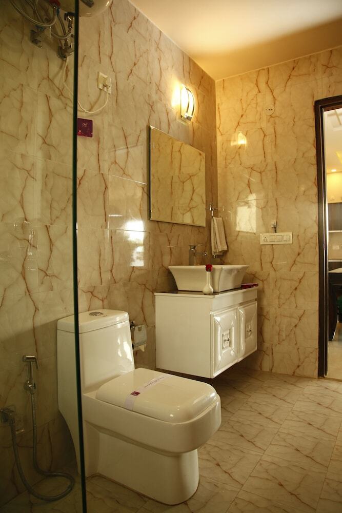 Hotel Anandam Clarks Inn Suites Vrindavan