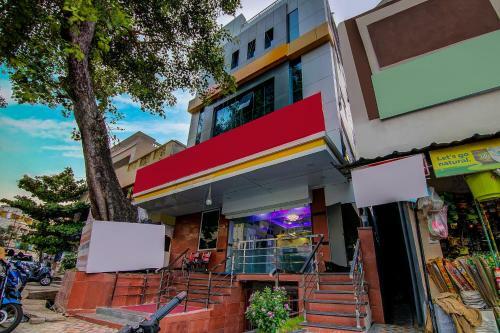 Hotel Oyo 10811 Sri Sairam Residency