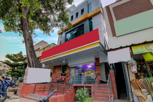 Hotel Oyo 10811 Sri Sairam Residency