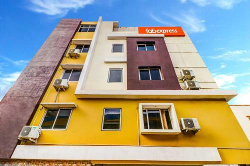 Hotel Fabexpress B Square