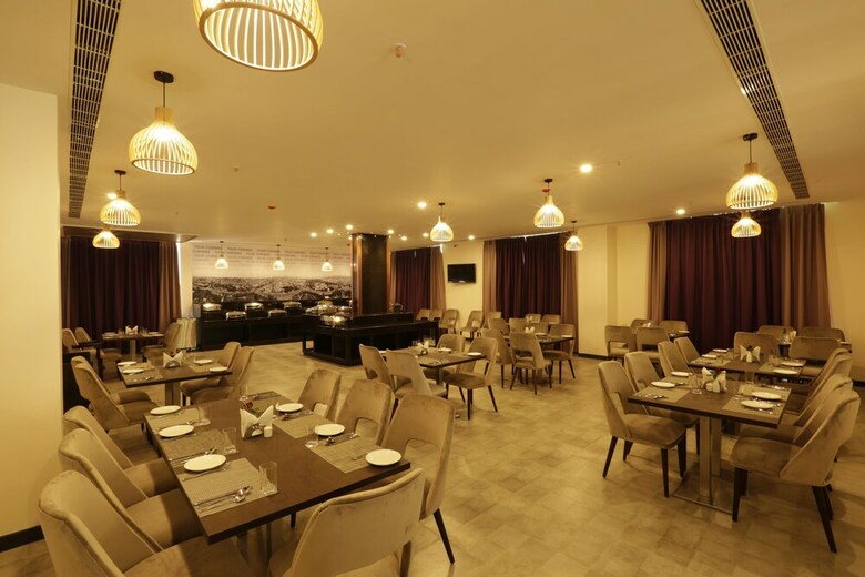 Mantris Hotel