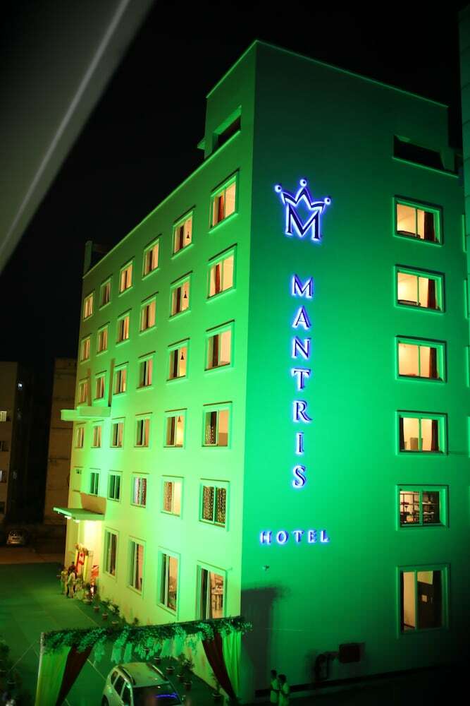Mantris Hotel