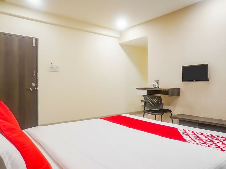 Oyo 13583 Hotel Paradise Inn