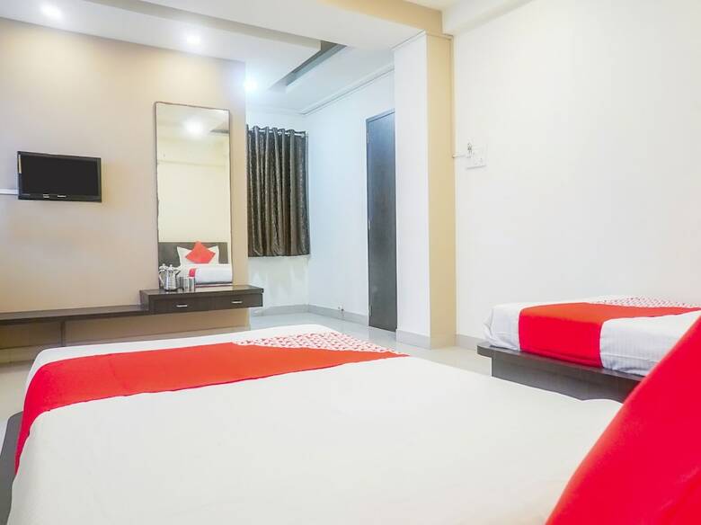Oyo 13583 Hotel Paradise Inn