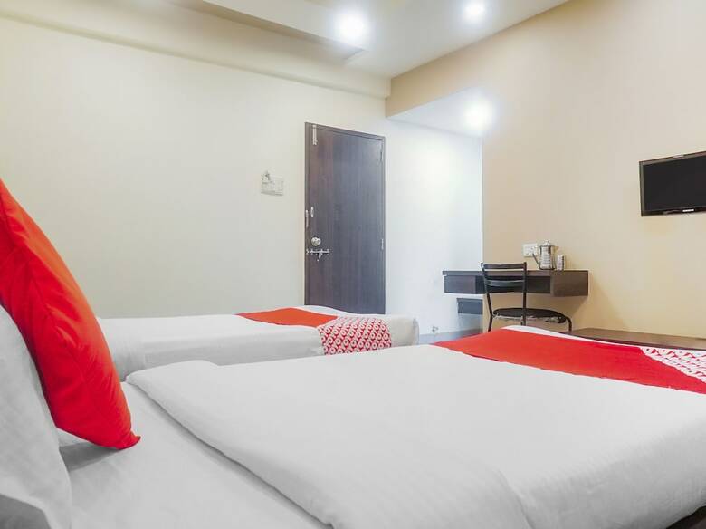 Oyo 13583 Hotel Paradise Inn