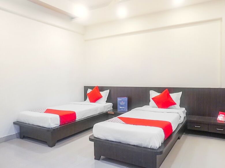 Oyo 13583 Hotel Paradise Inn
