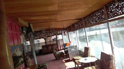 Hotel Island Homestay