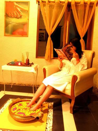Hotel The Den Corbett Resort