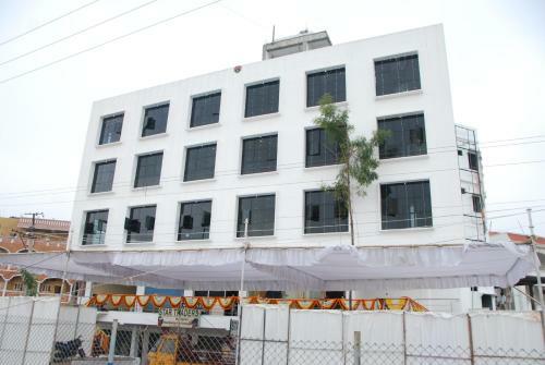 Lodge Hotel Neem Tree Hyderabad Airport