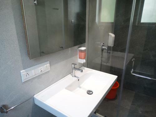 Hotel Abhishek Beach Resort And Spa