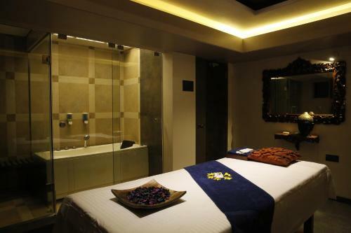 Hotel Abhishek Beach Resort And Spa
