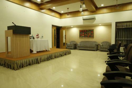 Hotel Abhishek Beach Resort And Spa