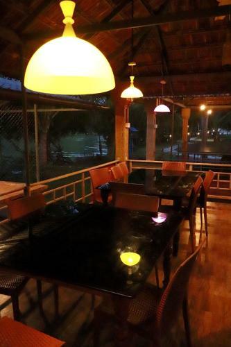 Hotel Lake N River Resort Munroe Island