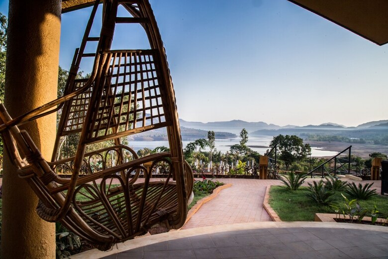 Hotel Residency Lake Resort & Spa
