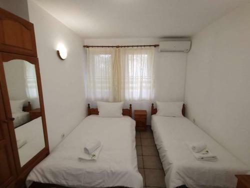 Hotel Pri Chakara